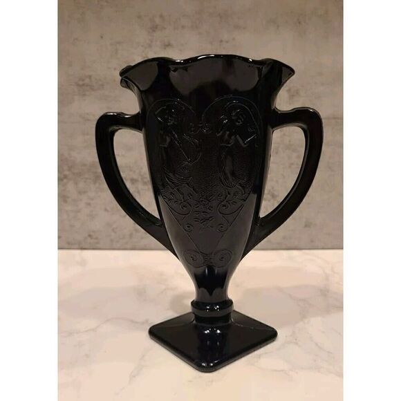 L.E. SMITH 1930s BLK Amethyst Embossed Art Nouveau Dancing Nymph Vase SCALLOPED - Picture 3 of 7